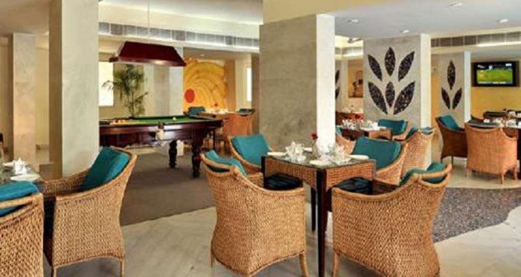 Best Western Resort Country Club Гургаон Ресторан фото