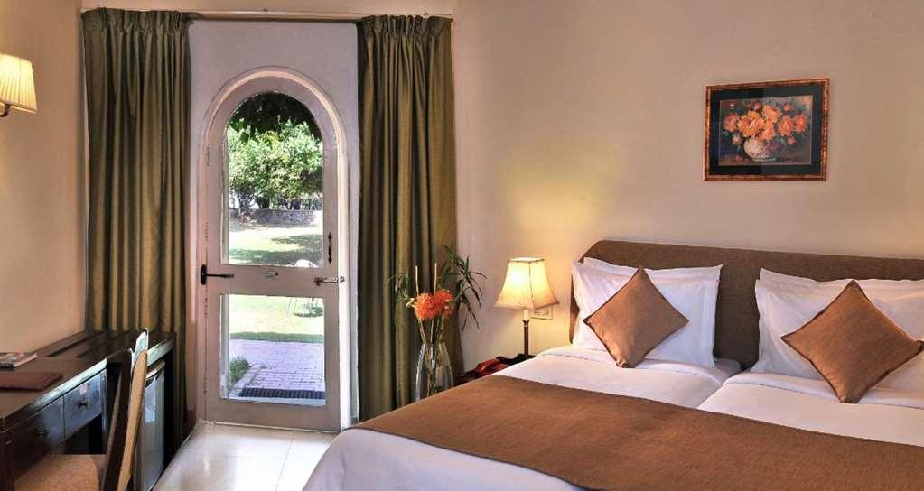 Best Western Resort Country Club Гургаон Номер фото