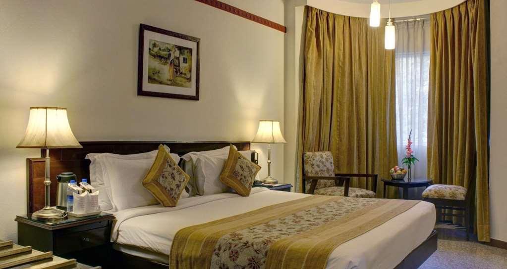 Best Western Resort Country Club Гургаон Номер фото